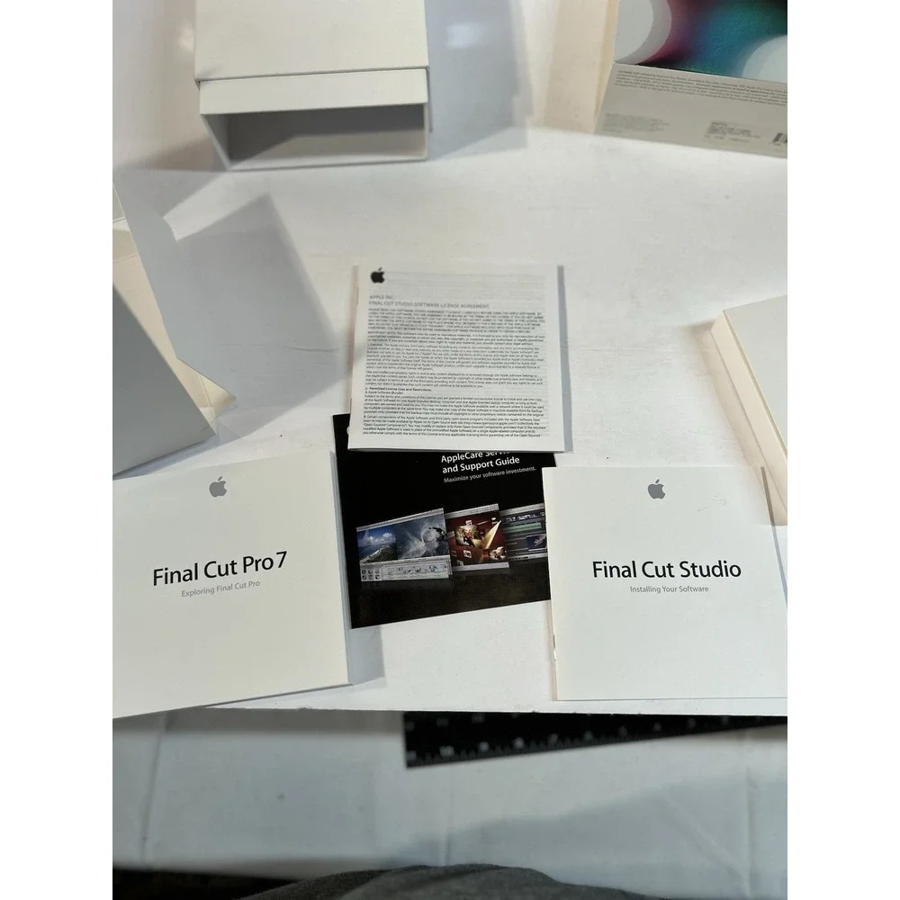Apple Final Cut Studio 3 Academic Final Cut Pro 7 Complete Box Set MB647Z/A